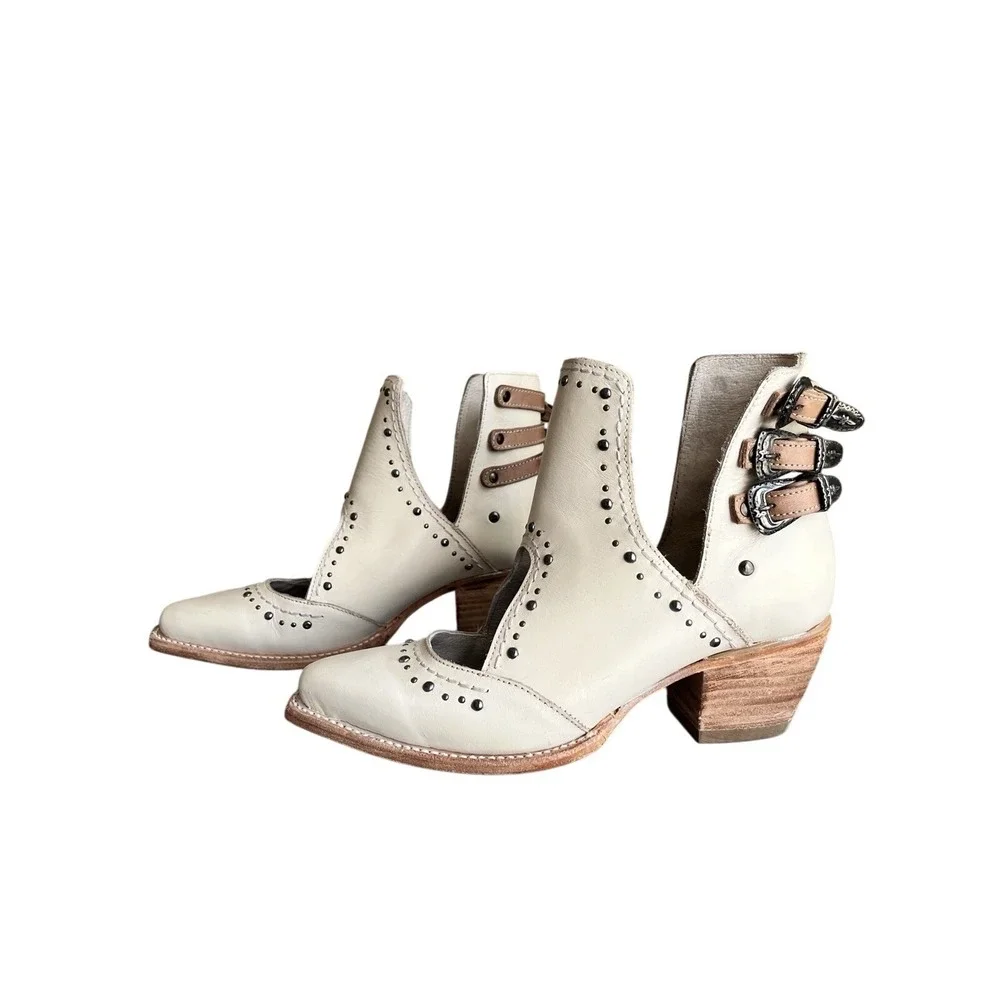 Freebird by Steven Melody Ankle Boots Buckle Beige Leather Snipped Toe 9/9.5